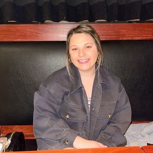 Meet your Posher, Cait